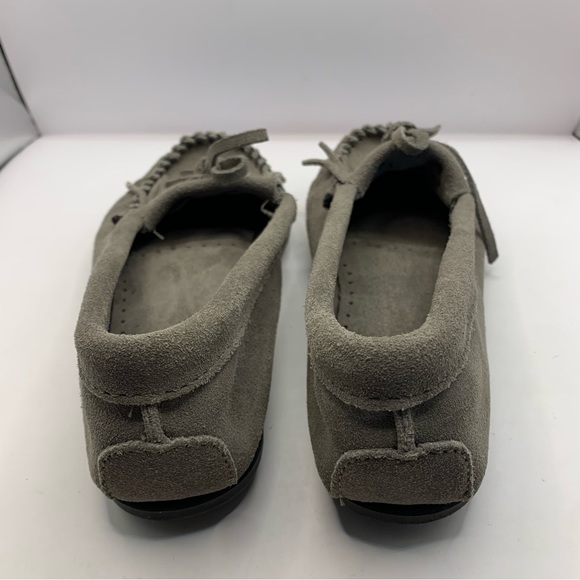 Minnetonka Suede Gray Shoes Moccasins Flats Size 6.5 - Picture 4 of 7